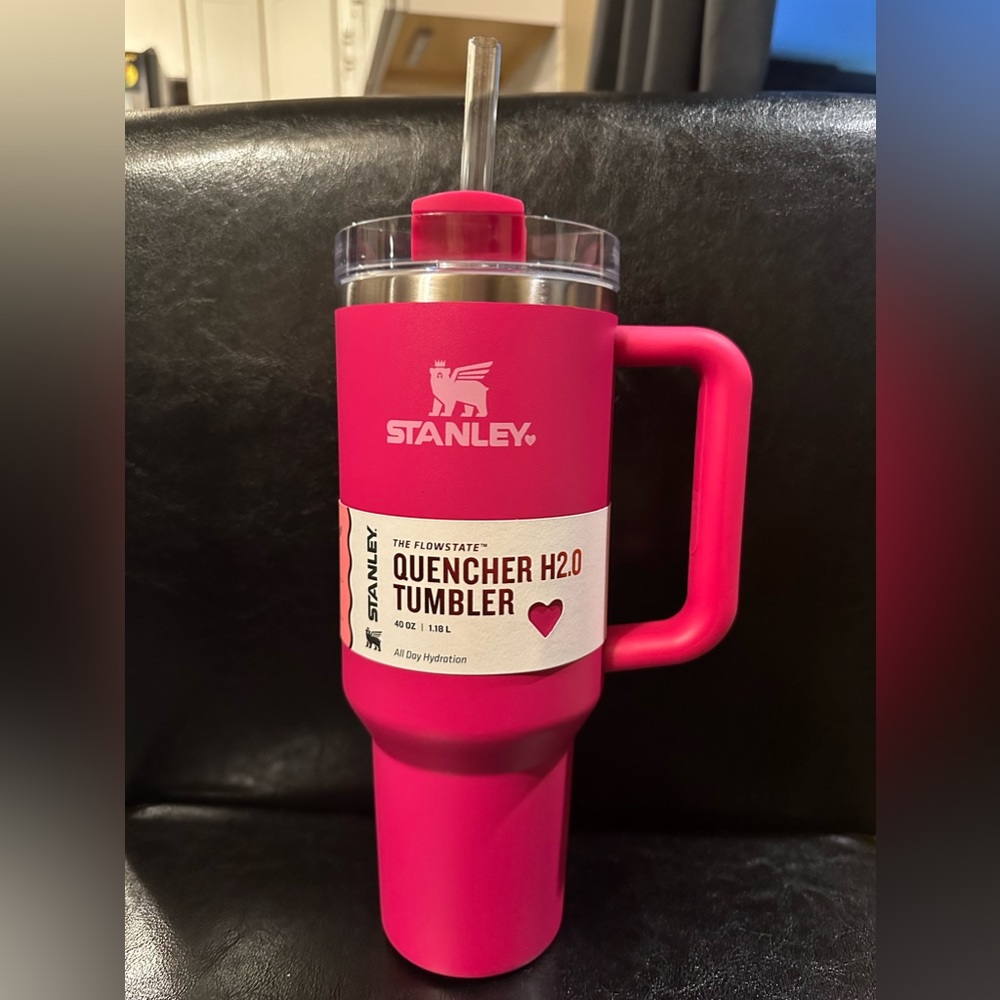 Stanley Pink Quencher H2.0 Valentine’s Day ❤️